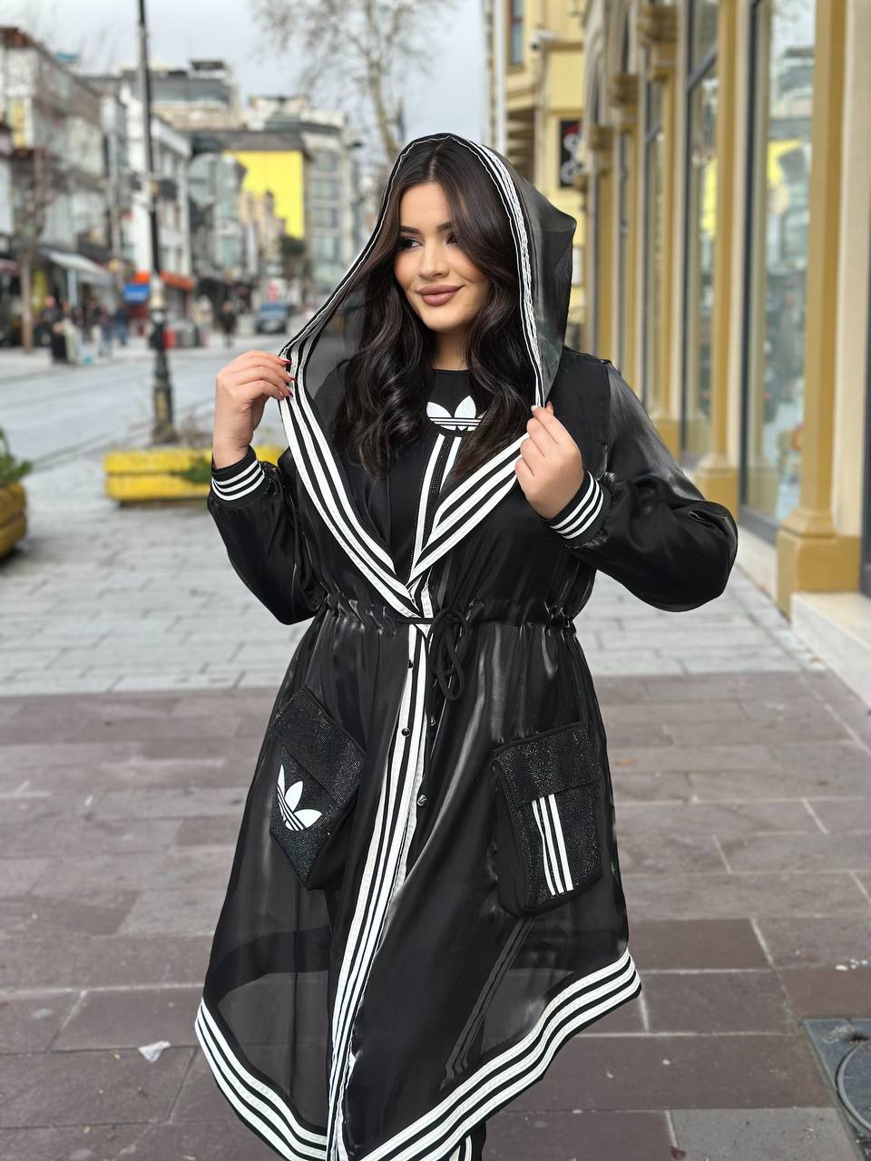 Lona Three Piece